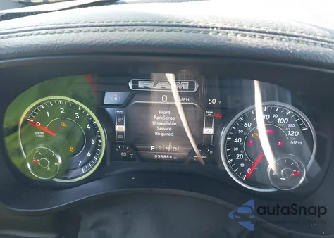 2020 Ram 1500 Laramie 4X4 5'7 Box z USA, uszkodzony, nr VIN 1C6SRFJT1LN389966